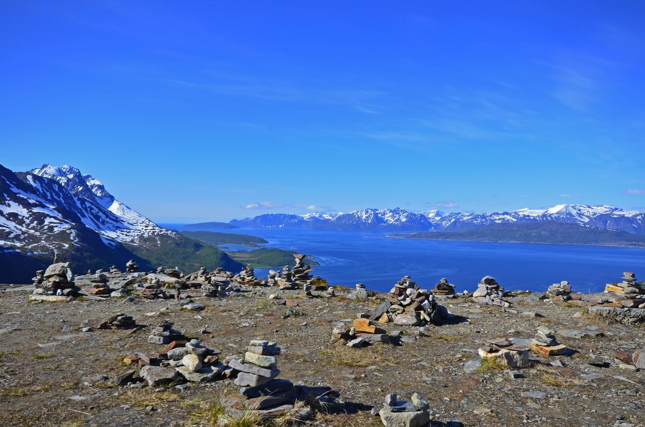 Gildetun Hotel Kvaenangsfjellet Buitenkant foto