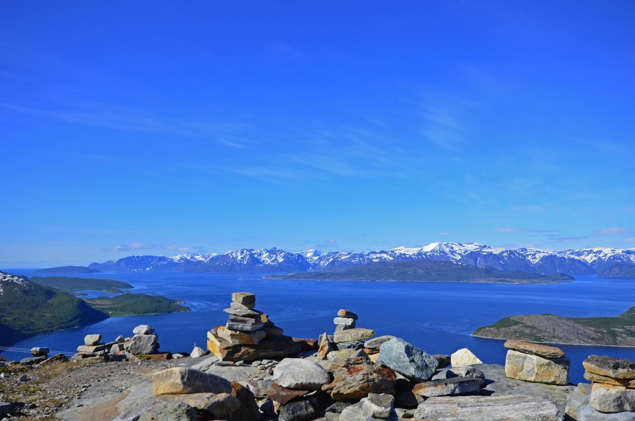 Gildetun Hotel Kvaenangsfjellet Buitenkant foto
